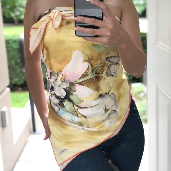 Yellow/gold floral Scarf - Picture 7 of 8